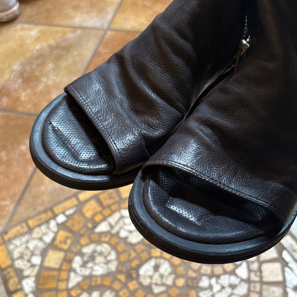 A.S.98 Open-Toe Black Leather Zip Sandals - Picture 2 of 7